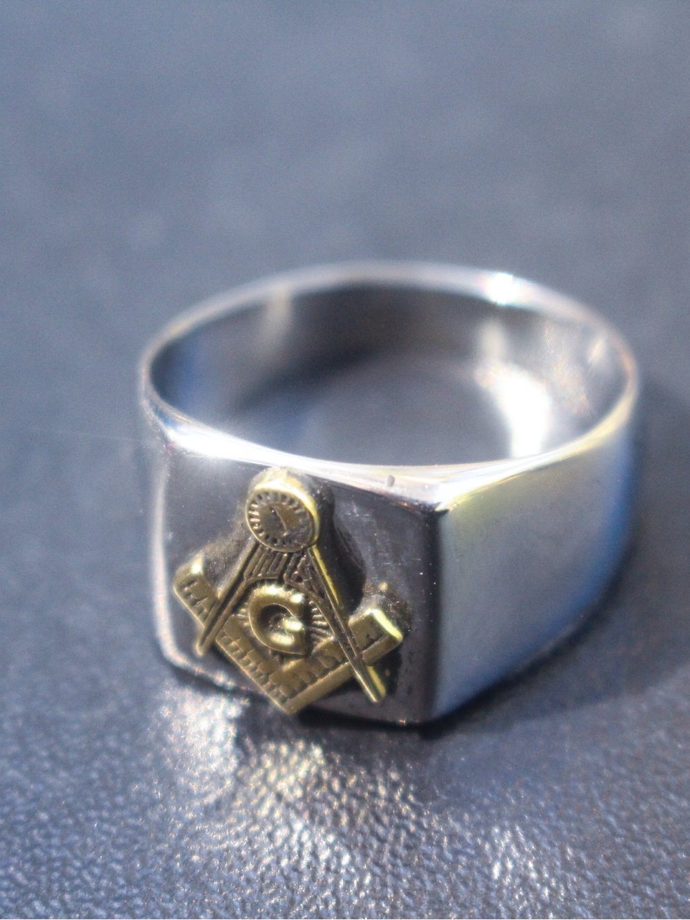 Men's Masonic Square & Compass Signet Ring steel and Bronze size 11.5